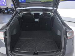 Tesla Model Y Rear-Wheel Drive - ფოტო 4