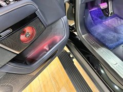 Zeekr 9X 2025 Obsidian Black 70kWh Six-Seater - ფოტო 13