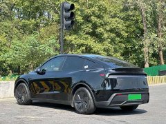 Tesla Model Y Long Range Rear-Wheel Drive - ფოტო 7