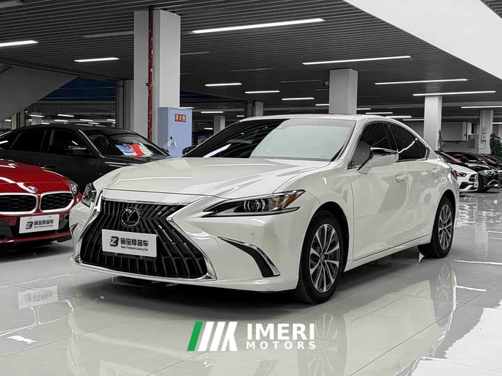 Lexus ES 300h Excellence Edition
