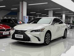 Lexus ES 2022 300h Excellence Edition - ფოტო 1