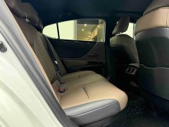 Lexus ES 2022 300h Excellence Edition - ფოტო 8