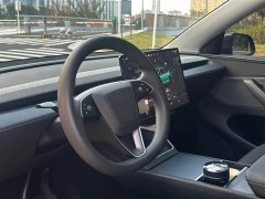 Tesla Model Y Rear-Wheel Drive - ფოტო 11