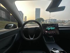 Tesla Model Y Rear-Wheel Drive - ფოტო 7