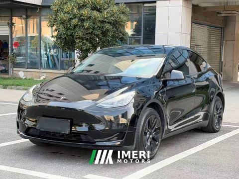 2024 Tesla Model Y Rear-Wheel Drive