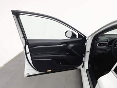 Toyota Camry 2.5G Luxury - ფოტო 8