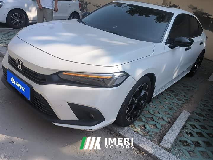 Honda Civic 240TURBO CVT Fuel Dynamic Edition