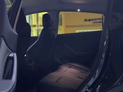 Tesla Model Y Rear-Wheel Drive - ფოტო 4