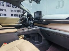Toyota Sienna 2021 2.5L Hybrid Luxury - ფოტო 10