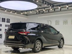 Toyota Sienna 2021 2.5L Hybrid Luxury - ფოტო 14