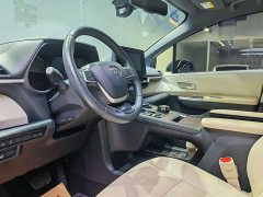 Toyota Sienna 2021 2.5L Hybrid Luxury - ფოტო 4