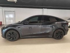 Tesla Model Y Rear-Wheel Drive - ფოტო 3