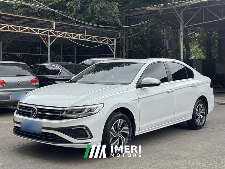 Volkswagen Bora Facelift 200TSI DSG Comfort Navigation Edition