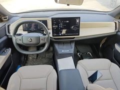 Volvo XC70 Plug-in Hybrid 2026 Two-Wheel Drive Long Range Core - ფოტო 10