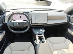 Volvo XC70 Plug-in Hybrid 2026 Two-Wheel Drive Long Range Core - ფოტო 10