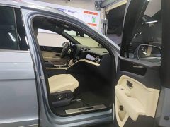 Bentley Bentayga 4.0T V8 Long Wheelbase - ფოტო 11