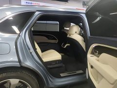 Bentley Bentayga 4.0T V8 Long Wheelbase - ფოტო 12