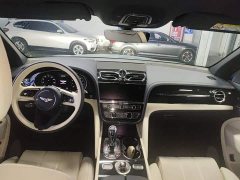 Bentley Bentayga 4.0T V8 Long Wheelbase - ფოტო 3