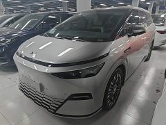 XPeng X9 Pure Electric 702 AWD High Performance Max - фото 1