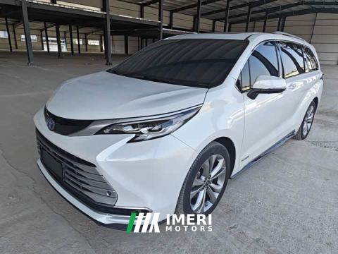 2023 Toyota Sienna 2.5L Hybrid Platinum Edition