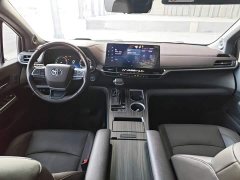 Toyota Sienna 2.5L Hybrid Platinum Edition - ფოტო 10