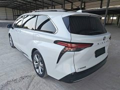 Toyota Sienna 2.5L Hybrid Platinum Edition - ფოტო 5