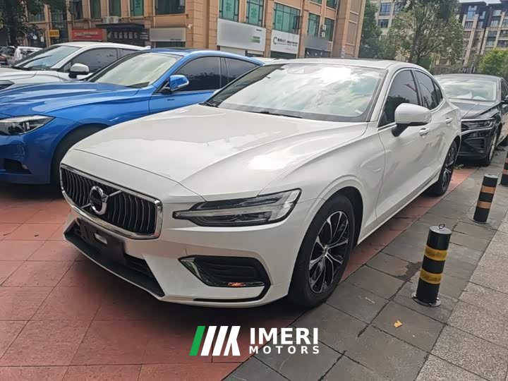 Volvo S60 2022 B4 Smart Luxury Edition - ავტომობილი ჩინეთიდან