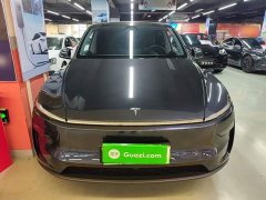 Tesla Model Y Rear-Wheel Drive - ფოტო 3