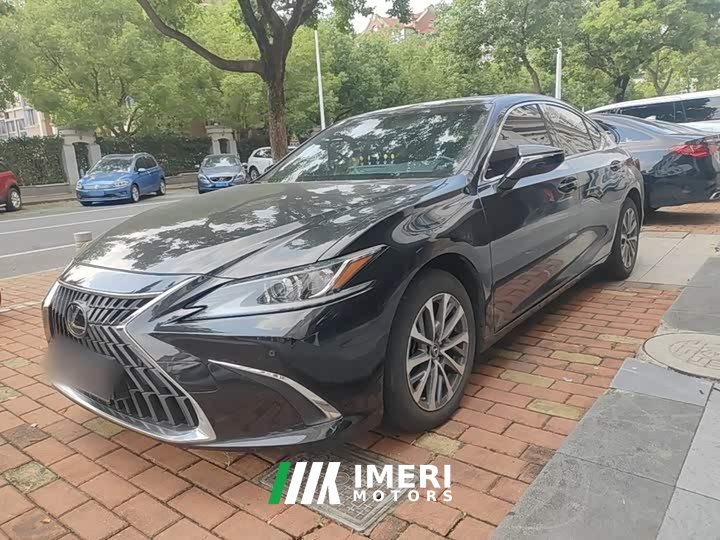 Lexus ES 2022 200 Luxury - ავტომობილი ჩინეთიდან