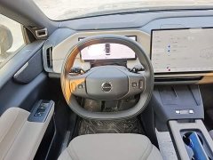 Volvo XC70 Plug-in Hybrid 2026 Two-Wheel Drive Long Range Core - ფოტო 11