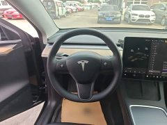 Tesla Model Y Standard Range RWD - ფოტო 11