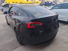 Tesla Model Y Standard Range RWD - ფოტო 5