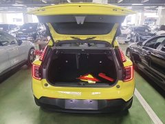 Volvo EX30 2025 Rear-Wheel Drive Extended Range Ultra - ფოტო 19