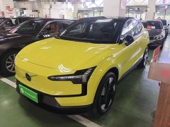 Volvo EX30 2025 Rear-Wheel Drive Extended Range Ultra - ფოტო 2