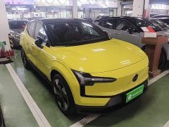 Volvo EX30 2025 Rear-Wheel Drive Extended Range Ultra - ფოტო 4
