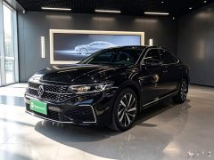 Volkswagen Passat 330TSI Starry Sky Luxury Edition - ფოტო 1