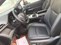 Toyota Sienna 2.5L Hybrid AWD Premium - ფოტო 15