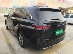 Toyota Sienna 2.5L Hybrid AWD Premium - ფოტო 5