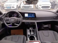 Hyundai Elantra 1.5L CVT Luxury - ფოტო 10