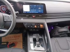 Hyundai Elantra 1.5L CVT Luxury - ფოტო 13