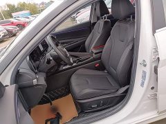 Hyundai Elantra 1.5L CVT Luxury - ფოტო 15