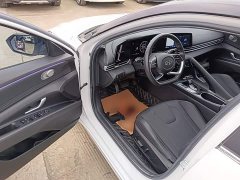Hyundai Elantra 1.5L CVT Luxury - ფოტო 16