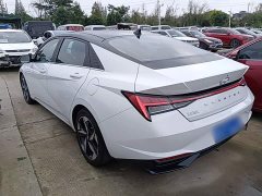 Hyundai Elantra 1.5L CVT Luxury - ფოტო 5