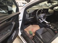 Audi Q5L Sportback 40 TFSI Luxury - ფოტო 16