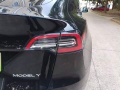 Tesla Model Y Rear-Wheel Drive - ფოტო 8