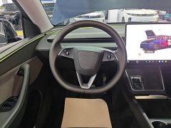 Tesla Model Y Rear-Wheel Drive - ფოტო 11