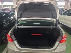 Toyota Camry 2.5G Luxury - ფოტო 19