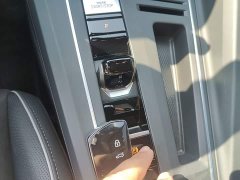 Volkswagen Golf 280TSI DSG R-Line 50th Anniversary Edition - ფოტო 14