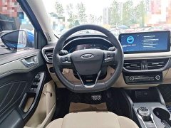 Ford Focus Sedan EcoBoost 180 Automatic Trend - ფოტო 11