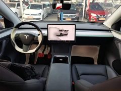 Tesla Model Y Rear-Wheel Drive - ფოტო 10